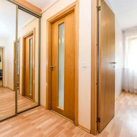 Sviesus Ir Jaukus Dvieju Kambariu Butas Palangos Centre شقة بالانغا